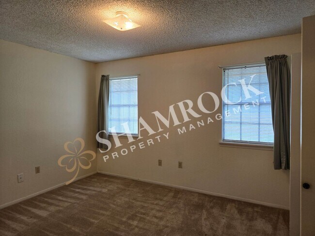 Building Photo - 908 Lancelot Cir