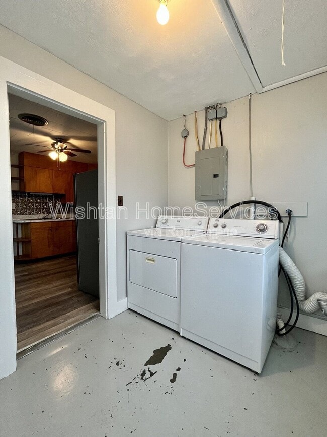 Building Photo - 2545 N Co Rd 1740