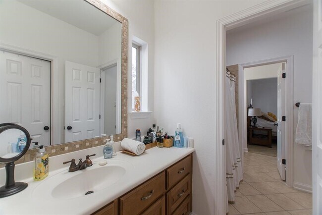 Building Photo - 6 W Monteagle Cir