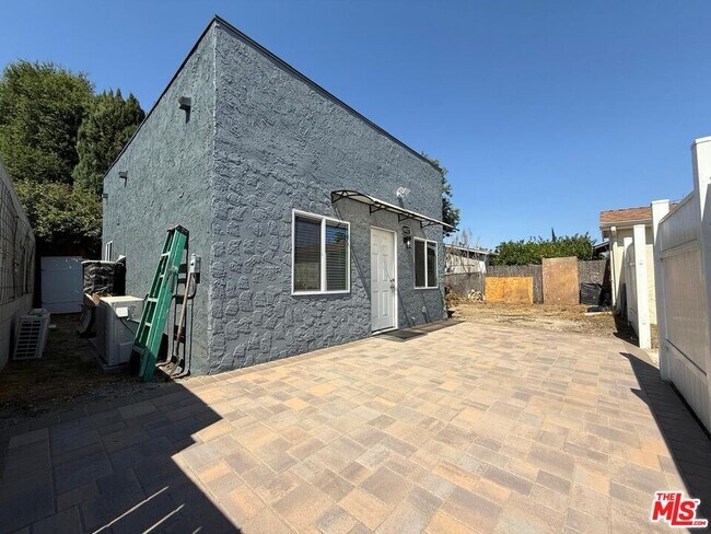 Building Photo - 14827 Lemay St