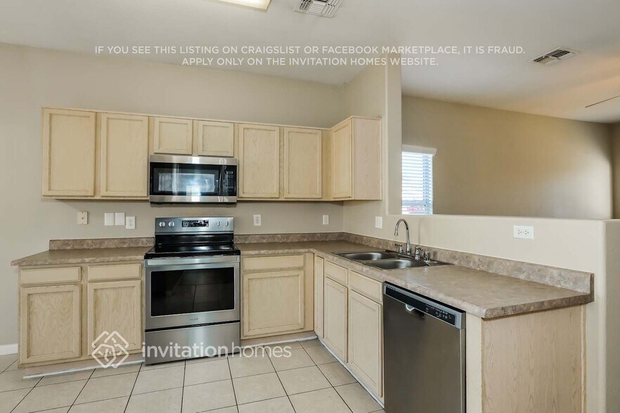 Building Photo - 13988 N 132nd Ct