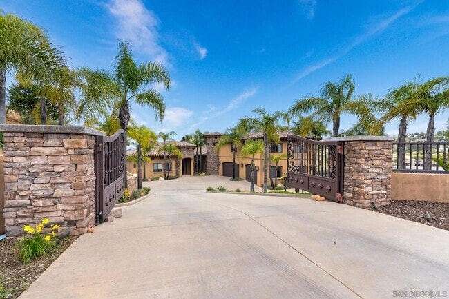 Building Photo - 208 Alicia Way