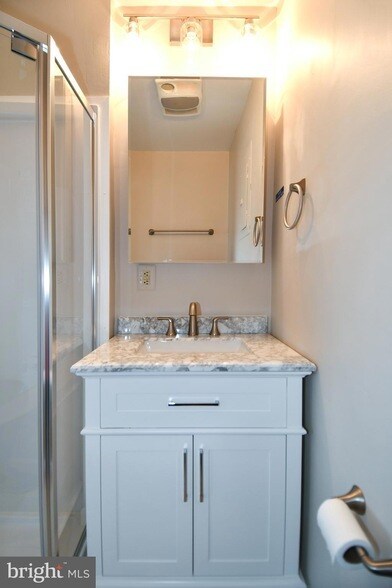 Building Photo - 2 E Federal St