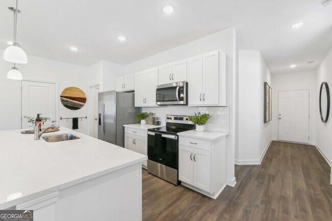 Building Photo - 3960 Denton Dr