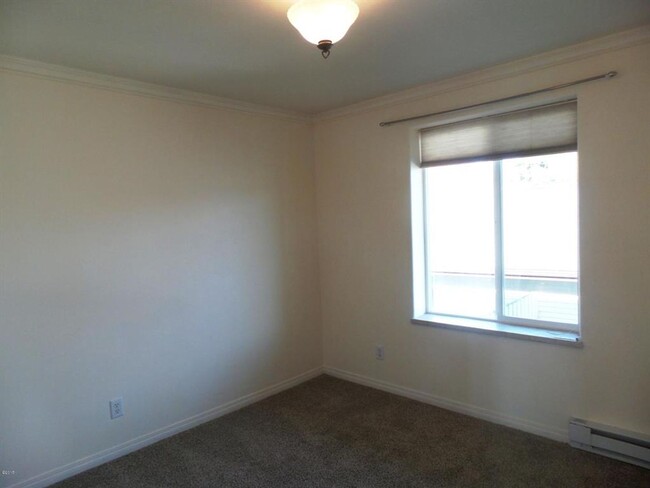 Building Photo - 3 Bed, 2.5 Bath Kalispell Townhome
