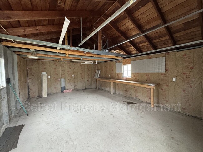 Building Photo - 1909 Jessie Ave