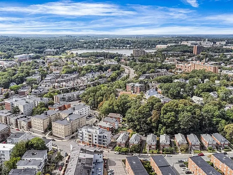 Building Photo - 36 Colborne Rd