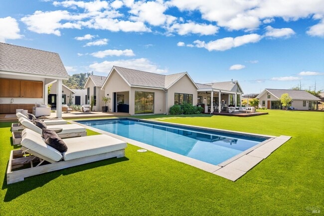 Building Photo - 987 Mark West Springs Rd