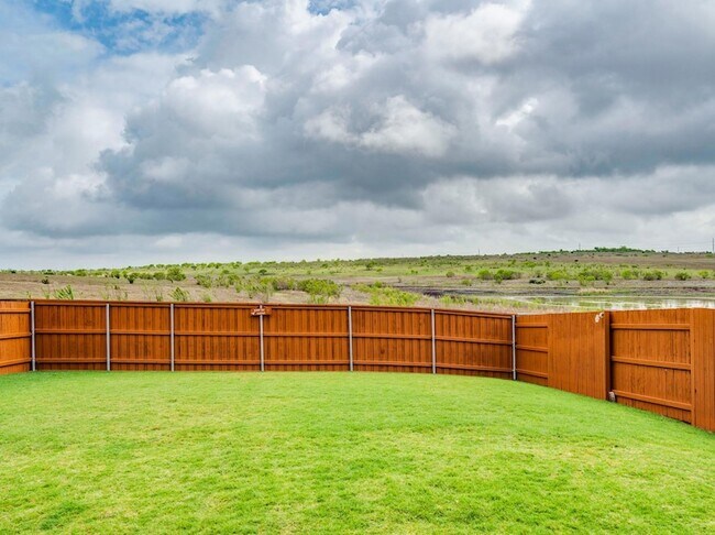 Building Photo - 624 Pepperbark Loop