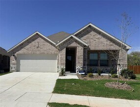 Building Photo - 700 London Town Ln