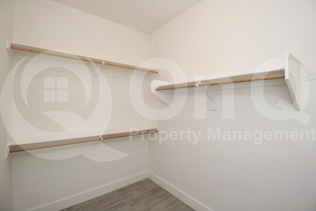 Building Photo - 44390 W McClelland Dr