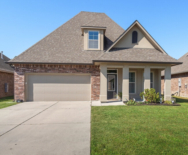 Primary Photo - 70469 Chambly Ct