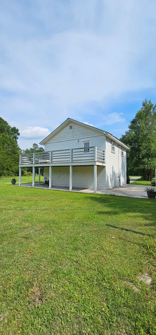 Building Photo - Country Charm in Georgetown