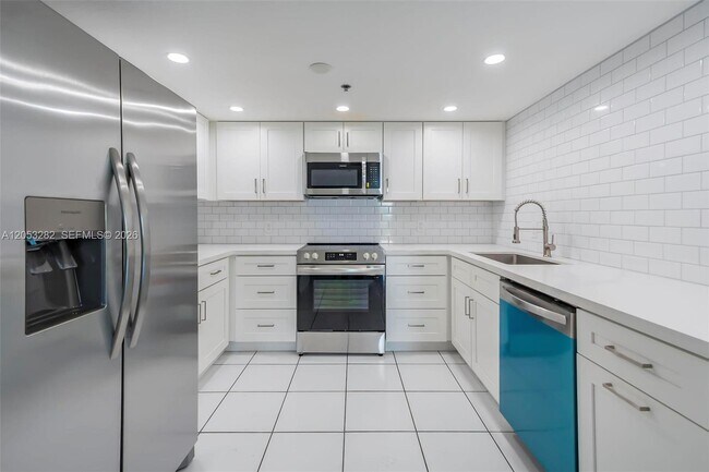 Building Photo - 1650 Coral Wy