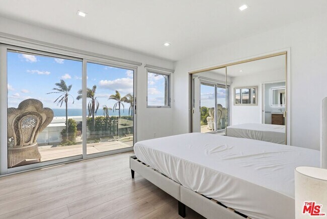 Building Photo - 18109 W Coastline Dr