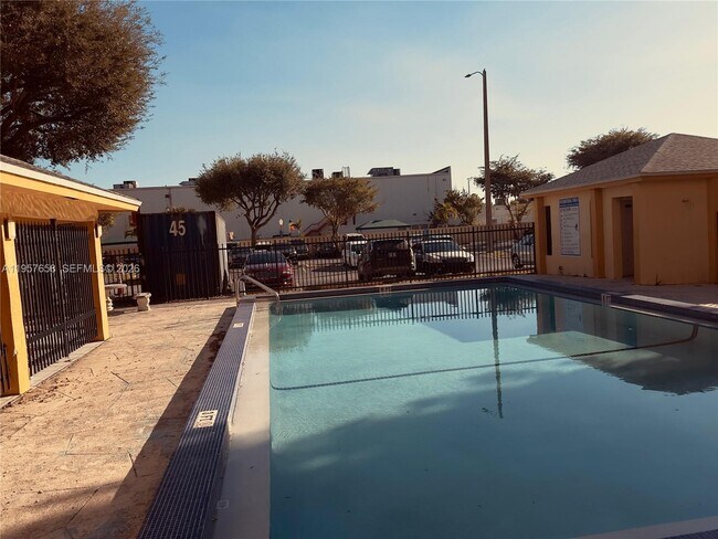 Building Photo - 11800 SW 18th St