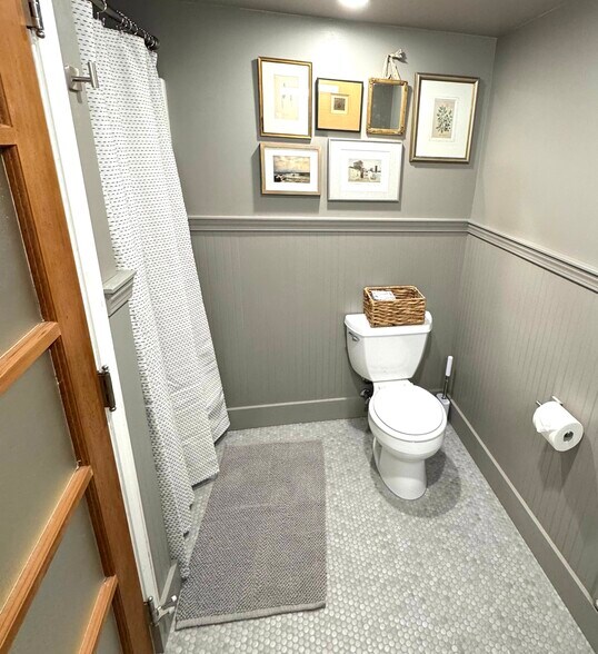 Building Photo - 5320 9th Ave NE