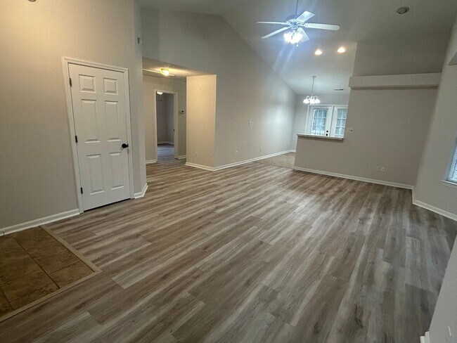 Building Photo - 3613 Farmington Pl