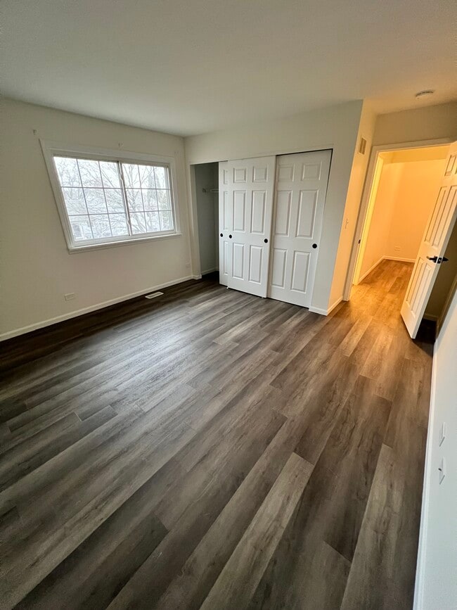 Building Photo - 666 Mariner Dr