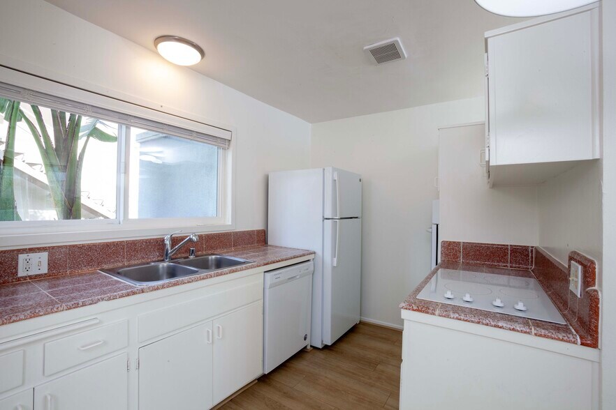 Building Photo - 478 Seaward Rd