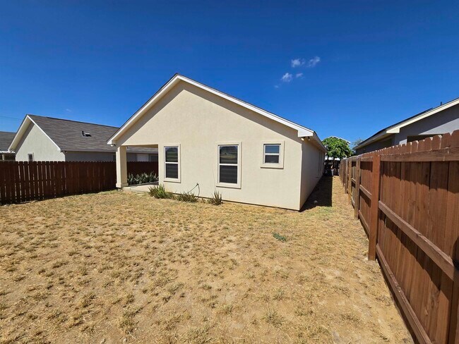 Building Photo - 5821 Doctorado Dr