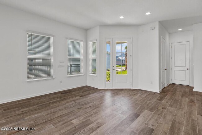 Building Photo - 475 Marquesa Cir