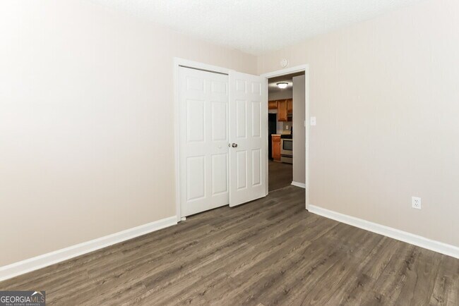 Building Photo - 429 Azalea Dr