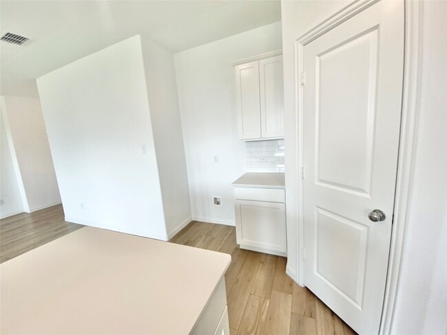 Building Photo - 8005 Green Heron Dr