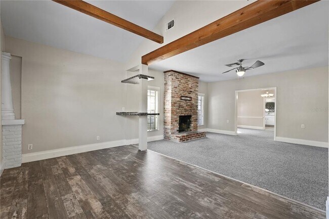 Building Photo - 303 E Paris St