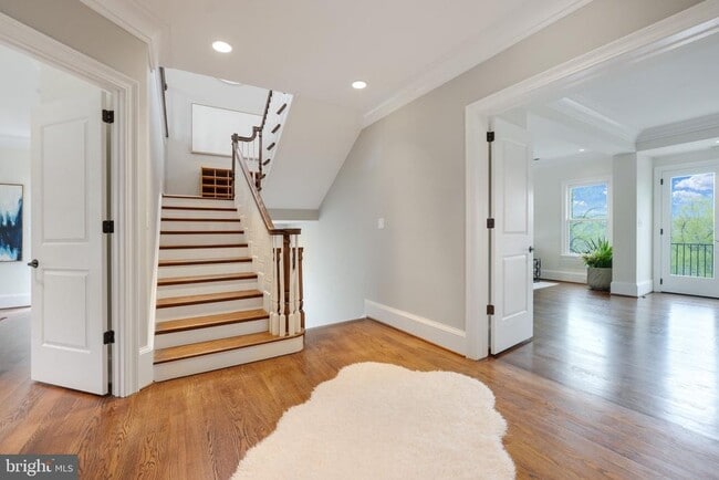 Building Photo - 9884 River Chase Way