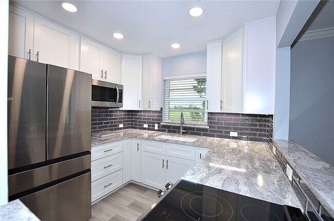 Building Photo - 50 Woodland Dr