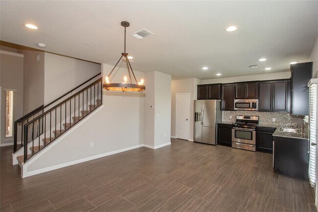 Building Photo - 1001 Zodiac Ln