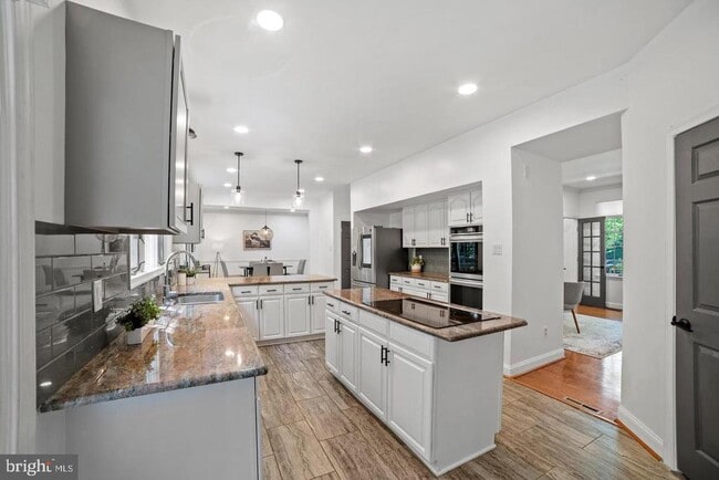 Building Photo - 5309 Tractor Ln
