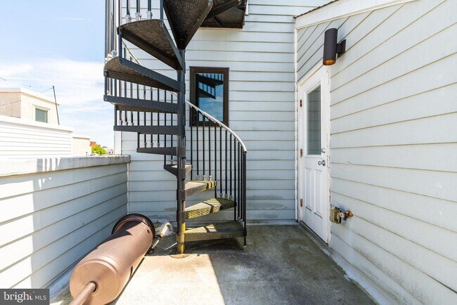 Building Photo - 1719 Erdman St