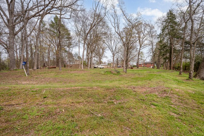 Building Photo - 296 Hopewell Church Rd