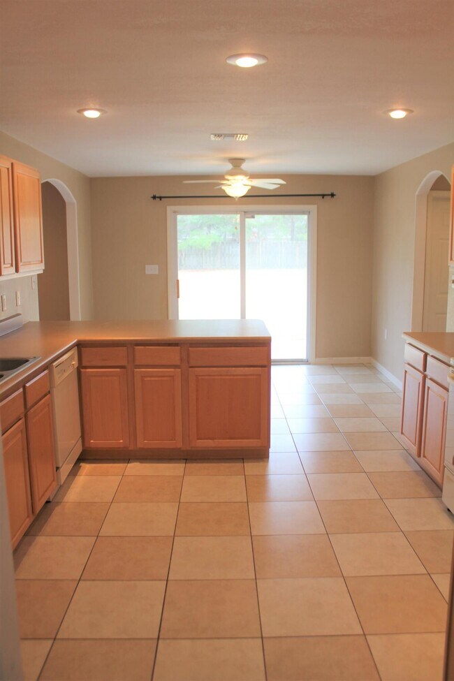 Building Photo - 8617 Olivera St