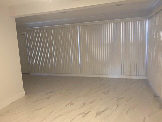 Building Photo - 267 NW 36th Ave