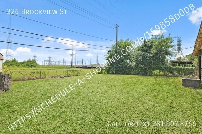 Building Photo - 326 Brookview St