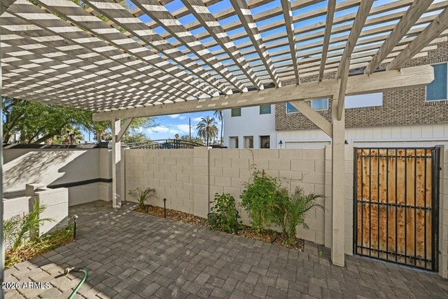 Building Photo - 3030 N 38th St