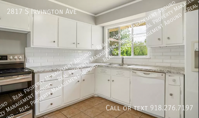 Building Photo - 2817 S Irvington Ave