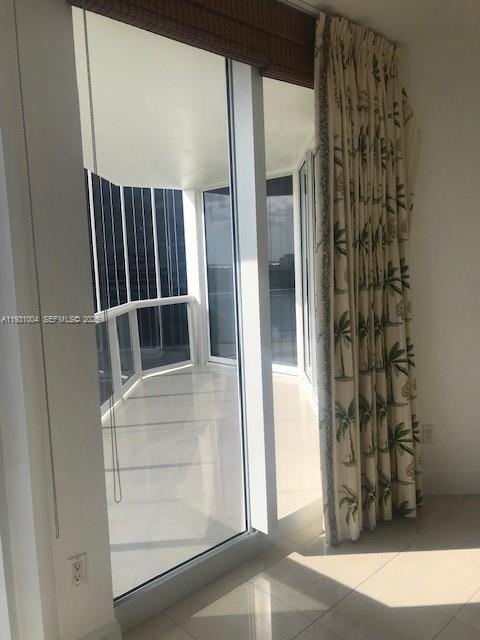 Building Photo - 4779 Collins Ave