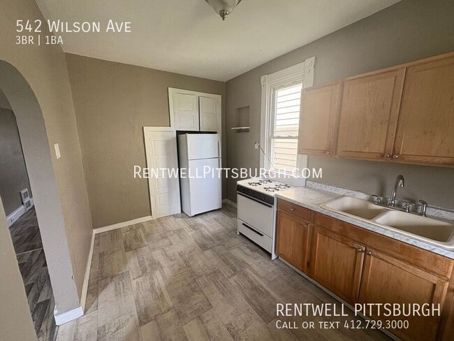 Building Photo - 542 Wilson Ave