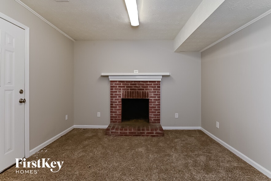 Building Photo - 8531 Jenson Dr