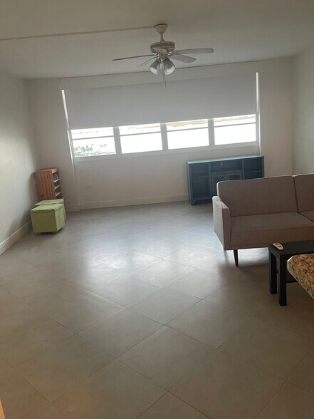 Building Photo - 999 Brickell Bay Dr