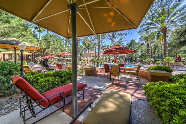 Building Photo - 210 E Flamingo Rd