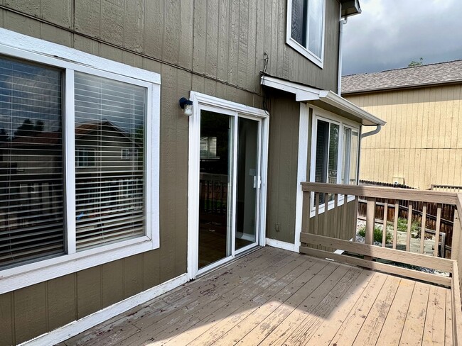 Building Photo - Conveniently Located Home in East Quincy H...
