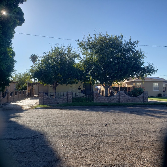 Primary Photo - 443 N 1st St