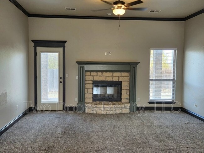 Building Photo - 19217 Grassmere Way