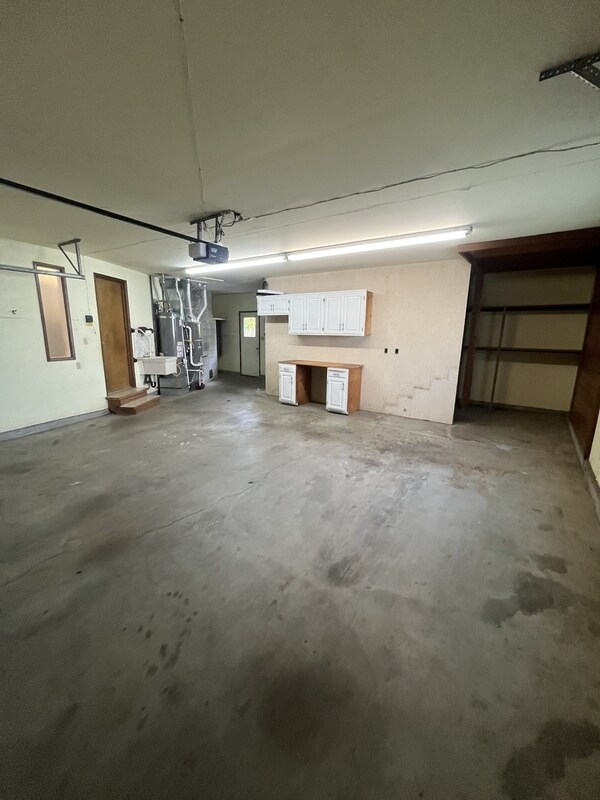 Building Photo - 841 Garden Dr