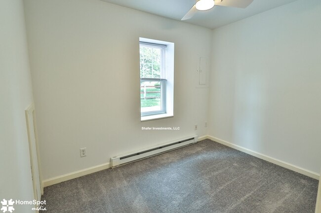 Building Photo - 1612 Center St